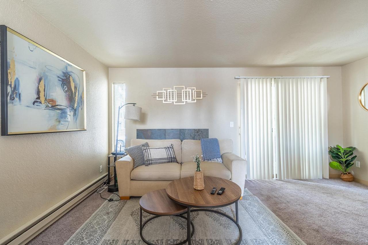 Greenlake Oasis: Cozy Apartment with Wi-Fi and Patio Seattle Exterior photo